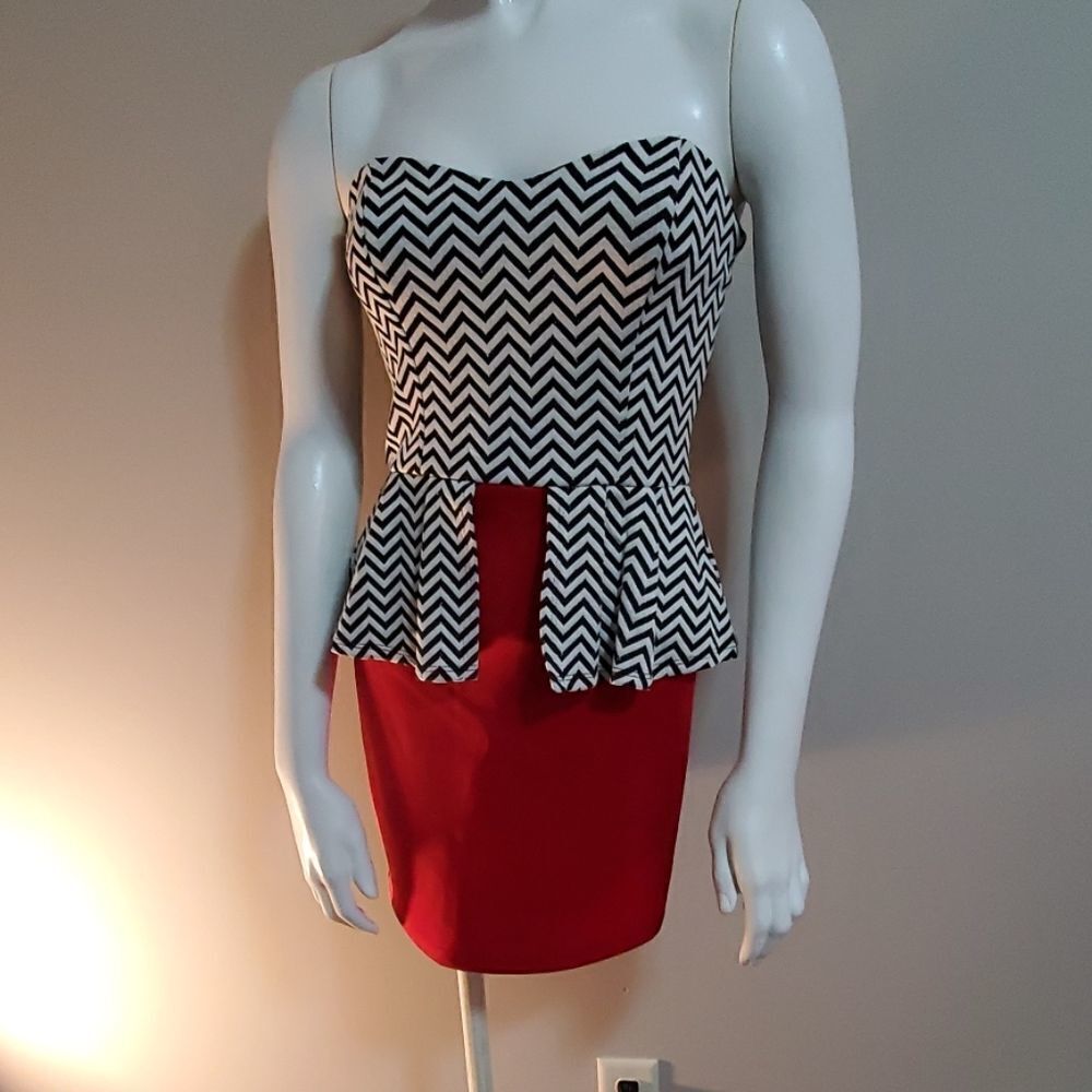 Style Rack Cheveron Strapless Dress (Small) - Picture 3 of 6